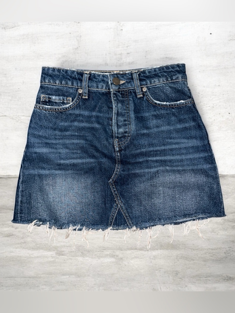 PAIGE Aideen High Rise Denim Mini Skirt Women’s Size 23 Raw Hem Button Fly